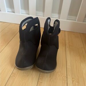 Bogs boots black toddler size 7